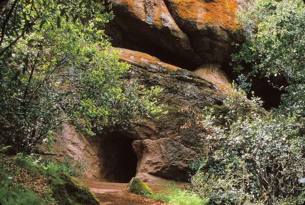 Bear Gulch Cave