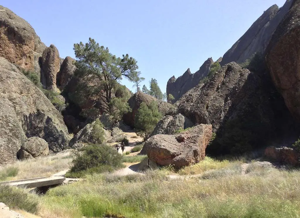 Balconies Cave Loop
