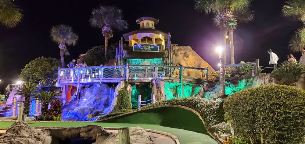 Mini Golf near Fiesta Falls
