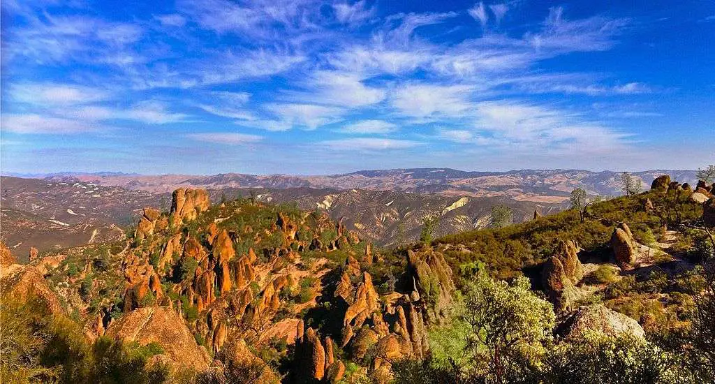 What is the best time to visit Pinnacles National Park?
