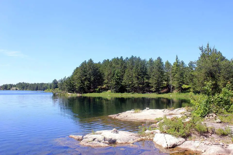 A houseboat permit is necessary, which may be obtained at recreation.gov.